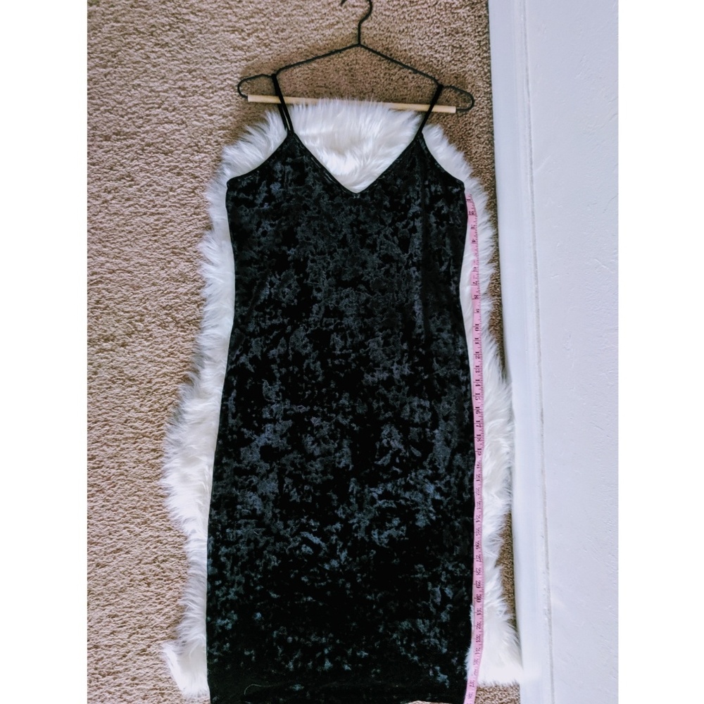 Abound Black Crushed Velvet Midi Dress
